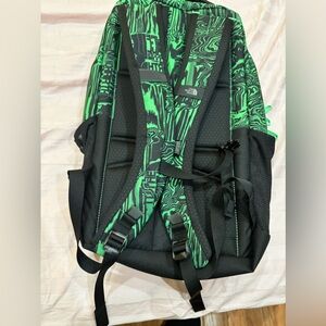 Backpack Nort face is new